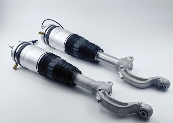 670100717 670100718 2PCS Front Air Suspension Shock Absorber For Maserati Levante 2017-